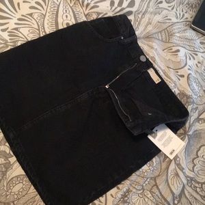 NWT Faded black jean skirt. Size 4 (us)